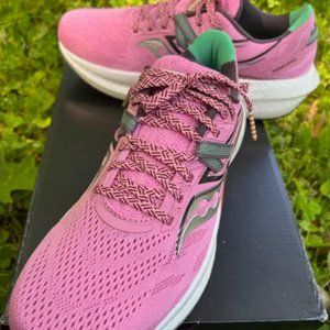 Saucony Triumph 20 womens 8.5 Peony/Basalt